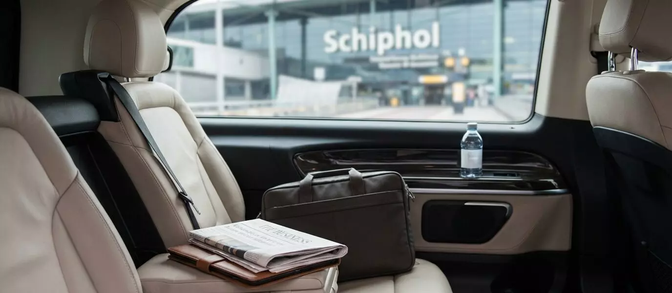 Hoe taxi gebruik naar Schiphol comfort biedt na een congres? Comfort en stressvrij reizen na een congres met de taxi naar Schiphol