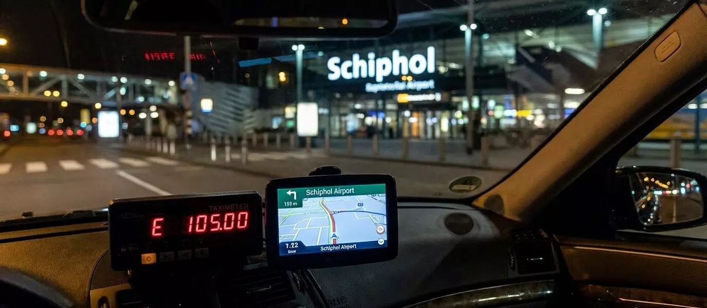 Wat zijn de tarieven naar Schiphol bij gebruik van nachttaxi’s? Wat zijn de tarieven naar Schiphol bij gebruik van nachttaxi’s?