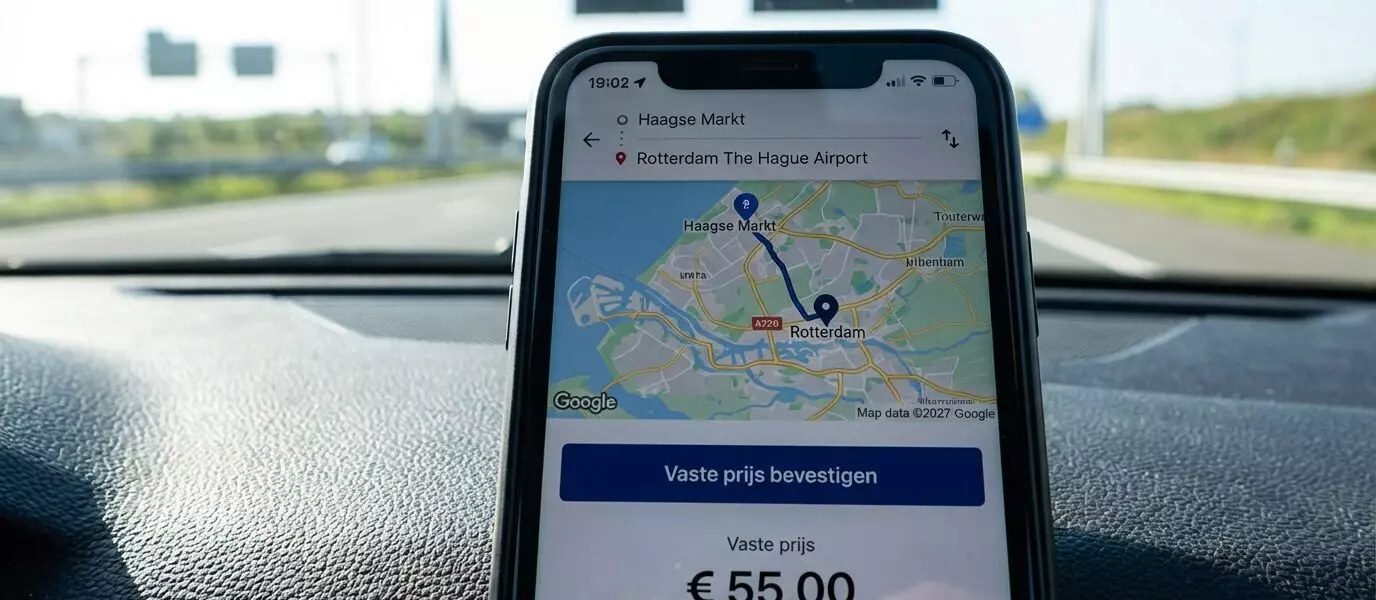 7 tips voor reizen vanaf Haagse Markt naar Rotterdam Airport. 3. Bereken de exacte kosten vooraf