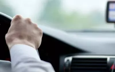 9 tips om taxi reservering naar Rotterdam Airport snel te regelen.