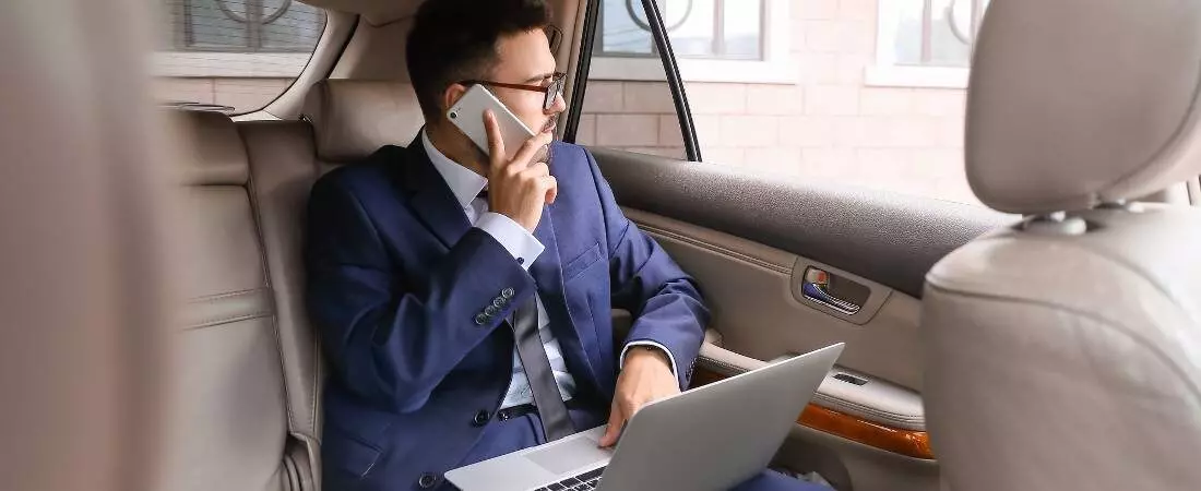 Wat zijn de betalingsopties voor taxi ritten naar luchthavens?