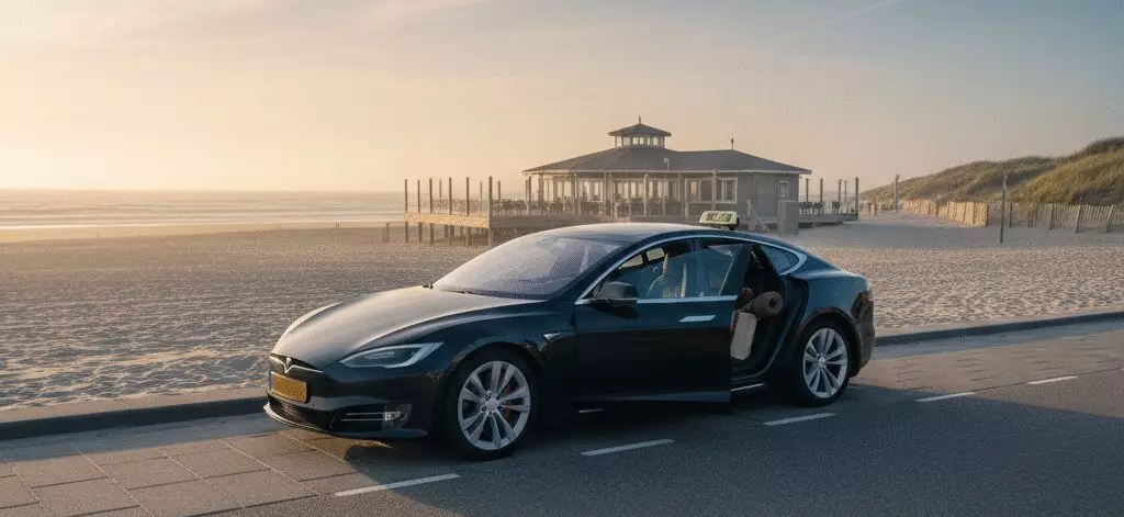 Begin je ochtend met Yoga op het strand in de ochtend en koffie bij strandpaviljoen in Den Haag.