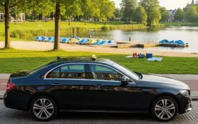 Delftse Hout recreatiedag met waterfiets en strandje in Delft.