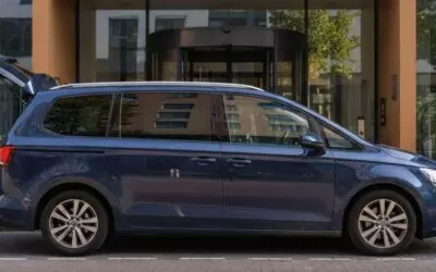 Hoe werkt een taxi reserveren naar Eindhoven Airport bij een hotel?