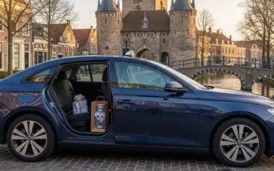 Royal Delft workshop keramiek en langs de historische Oostpoort in Delft.