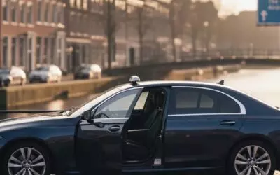 Wat kost een taxi naar Rotterdam Airport vanaf het centrum van Den Haag?