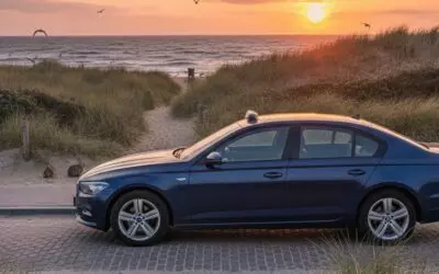 Zeewandeling door Westduinpark met zonsondergang in Kijkduin in Den Haag.