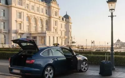 Zijn er taxi’s naar Rotterdam Airport beschikbaar bij het Kurhaus hotel?