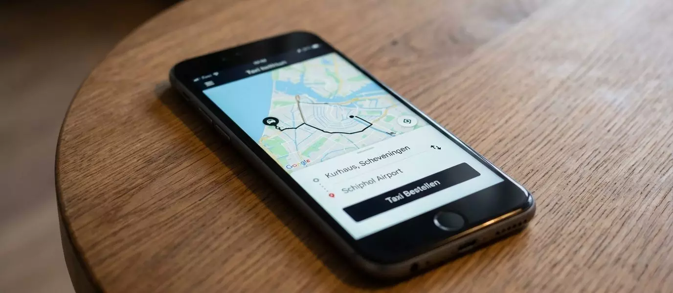 Taxi naar Schiphol na een diner in het Kurhaus: wat zijn je opties?