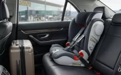 Zijn er taxi’s met kinderzitje beschikbaar voor ritten naar vliegvelden?